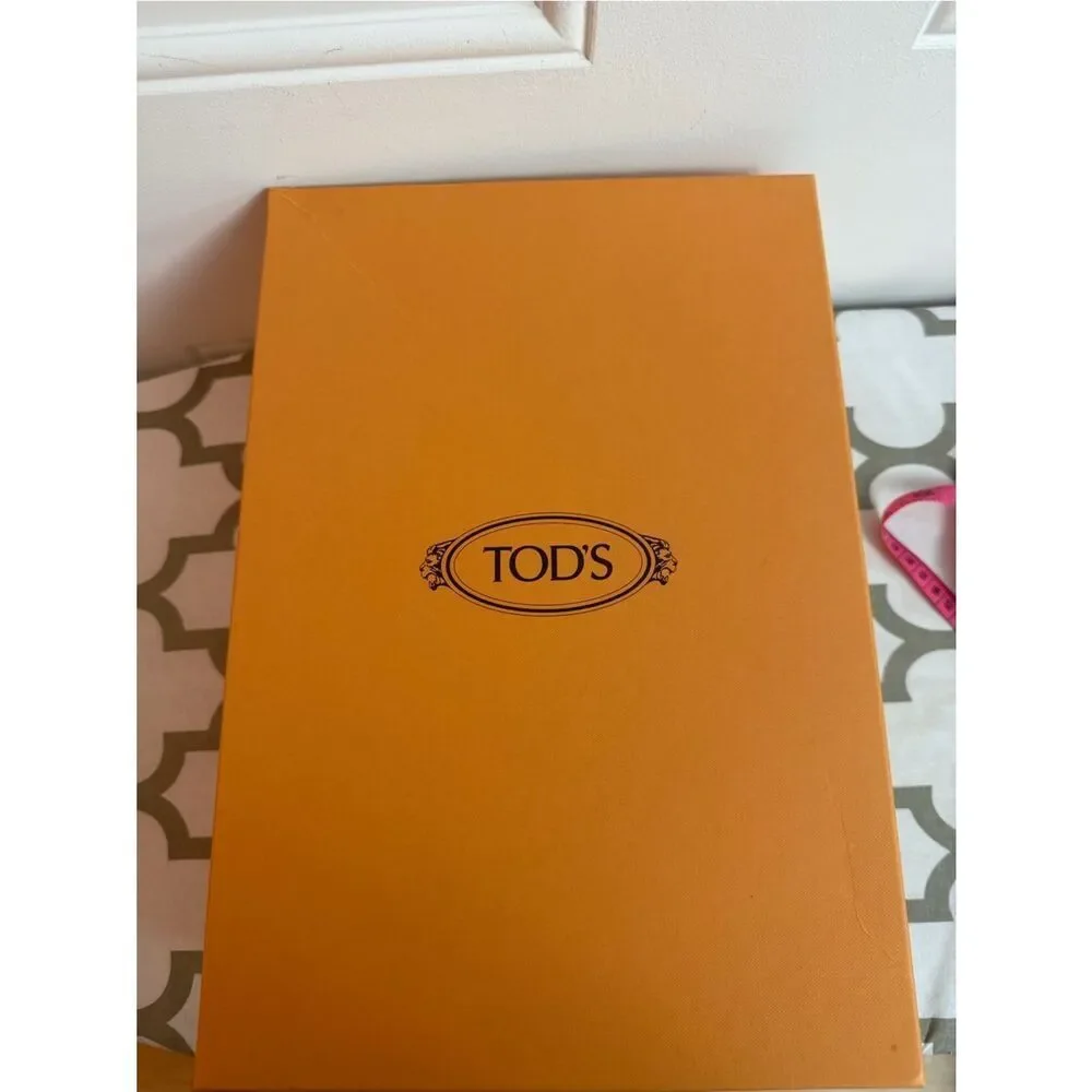 Tod’s leather brown chelsea boots New in the box Size 36= US 6